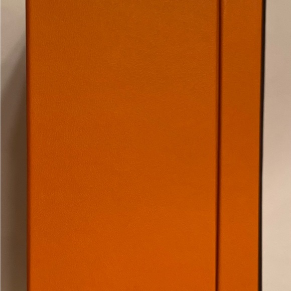 HERMÈS GIFT BOX WITH RIBBON - Picture 4 of 6